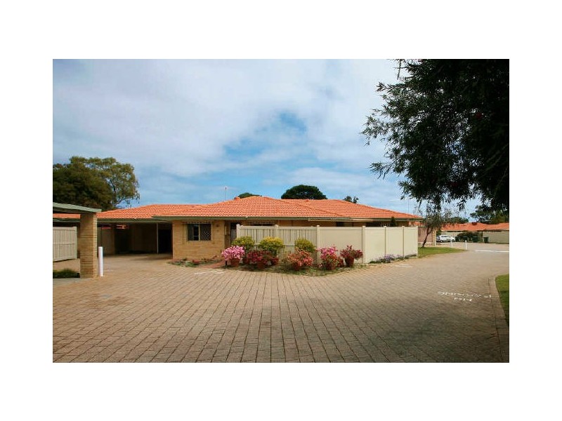 28/35 Winnacott Street, Willagee WA 6156