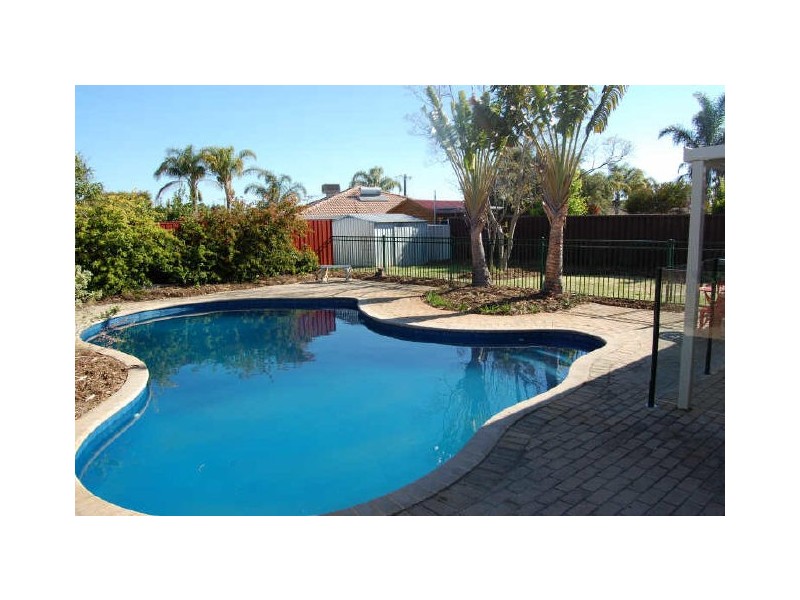 32 Moondarra Circle, South Lake WA 6164