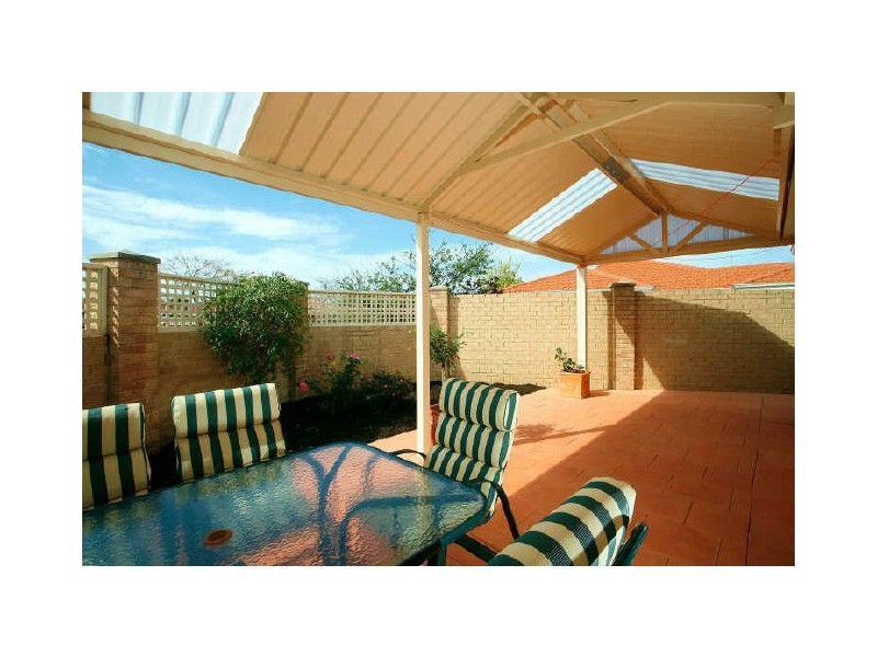 1/176A Forest Lakes Drive, Thornlie WA 6108