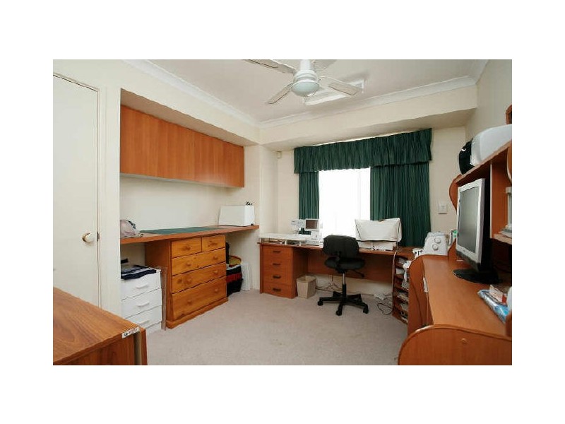 1/176A Forest Lakes Drive, Thornlie WA 6108