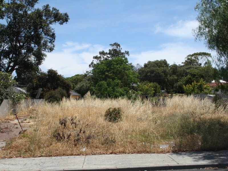 16 Jemerson Street, Willagee WA 6156