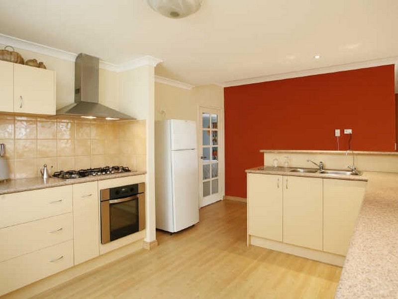 38 Savannah Circuit, Success WA 6164