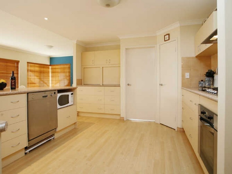 38 Savannah Circuit, Success WA 6164