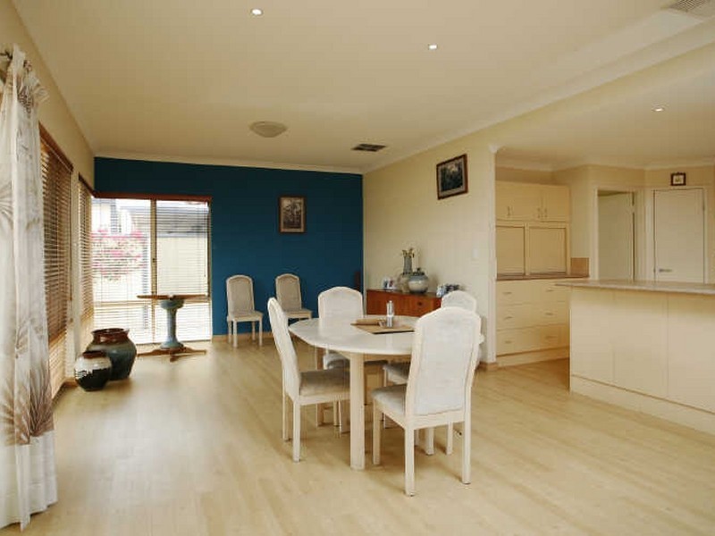 38 Savannah Circuit, Success WA 6164