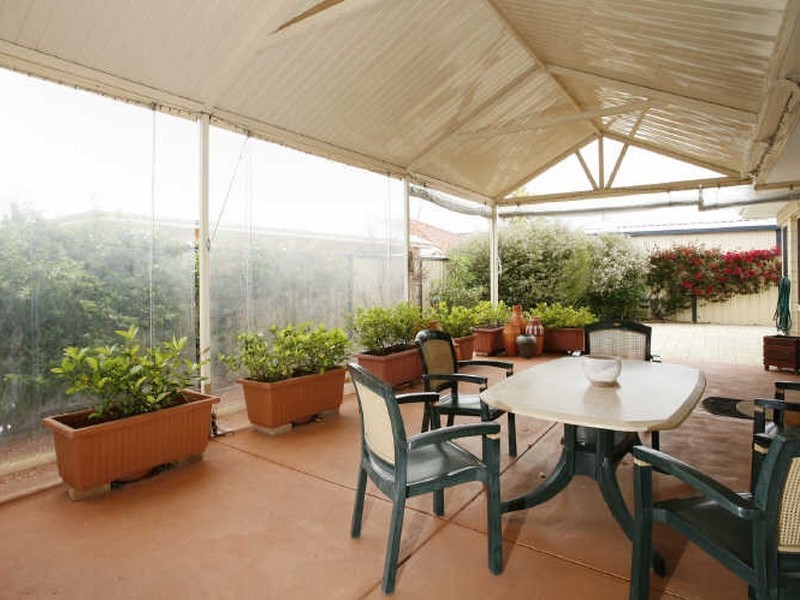 38 Savannah Circuit, Success WA 6164