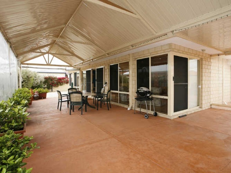 38 Savannah Circuit, Success WA 6164