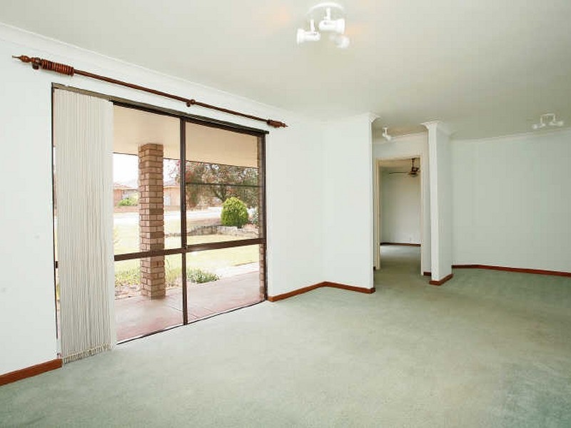 73 Barrington Street, Munster WA 6166