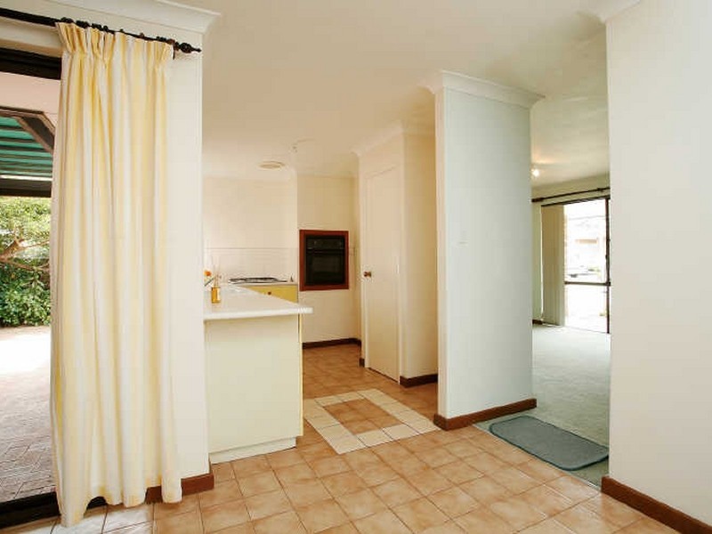 73 Barrington Street, Munster WA 6166