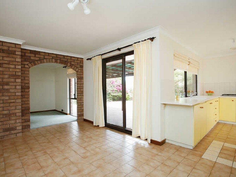 73 Barrington Street, Munster WA 6166