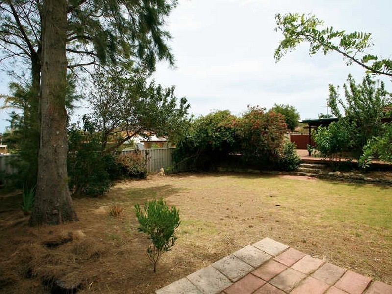 73 Barrington Street, Munster WA 6166