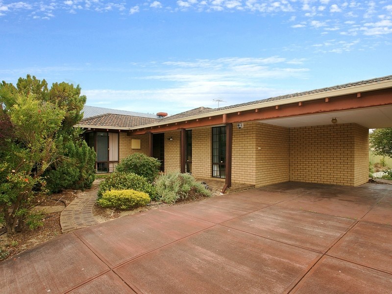 23 Gillett Drive, Kardinya WA 6163