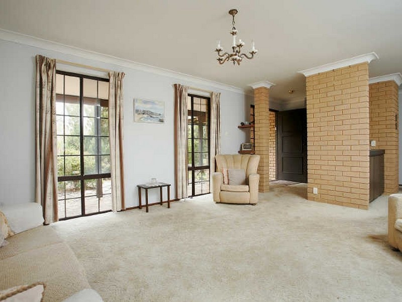 23 Gillett Drive, Kardinya WA 6163