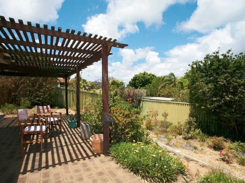 23 Gillett Drive, Kardinya WA 6163