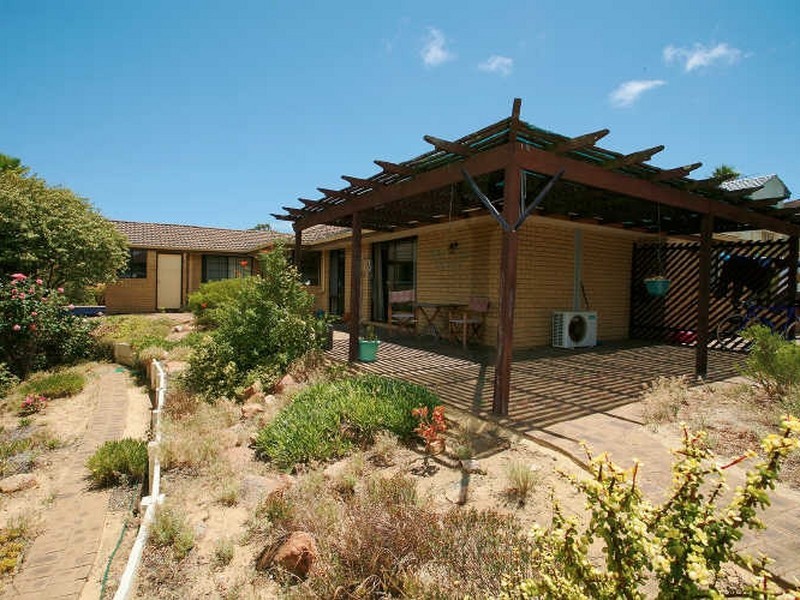 23 Gillett Drive, Kardinya WA 6163