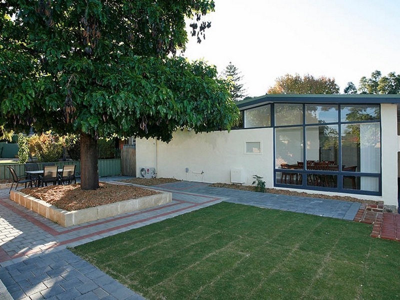 53 Spring Road, Thornlie WA 6108