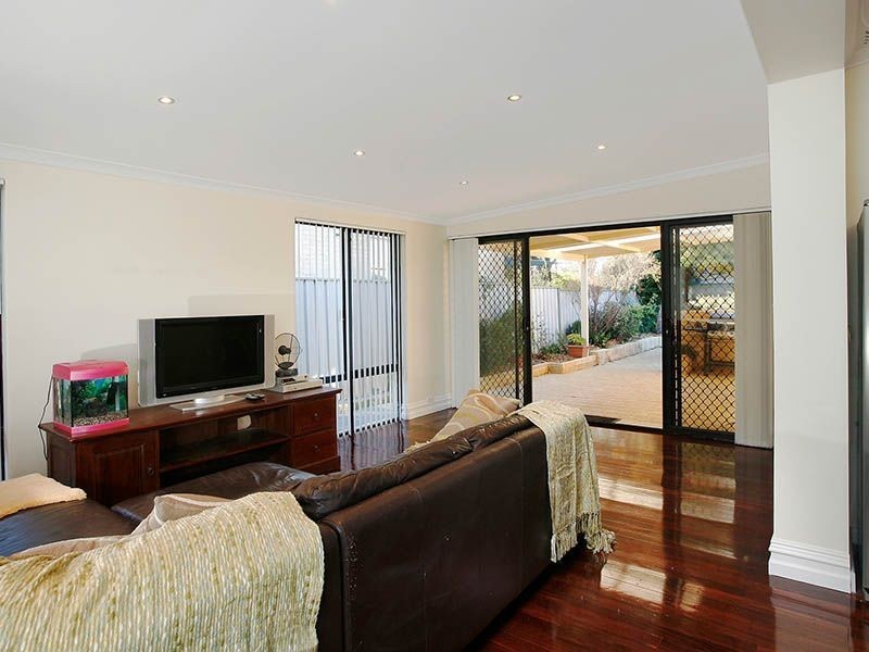 53 Spring Road, Thornlie WA 6108