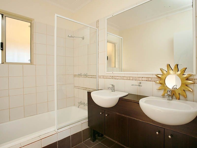 53 Spring Road, Thornlie WA 6108