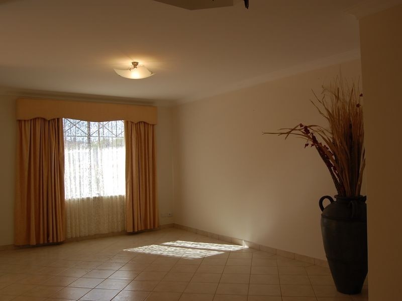 8 Galsworthy Place, Spearwood WA 6163