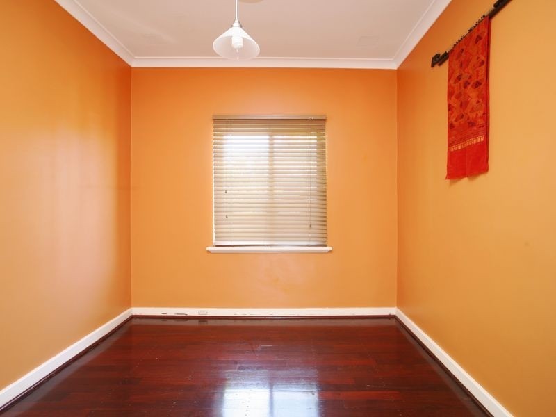 4 Ebert Street, Coolbellup WA 6163