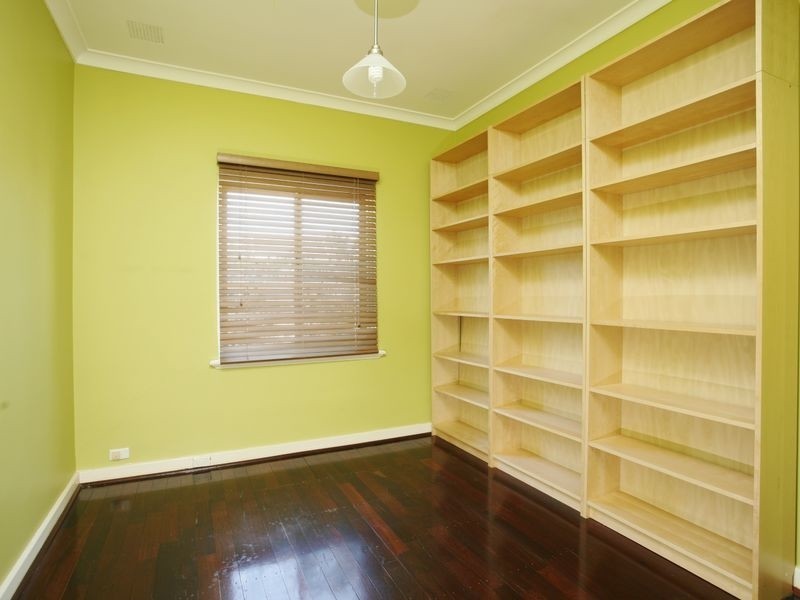 4 Ebert Street, Coolbellup WA 6163