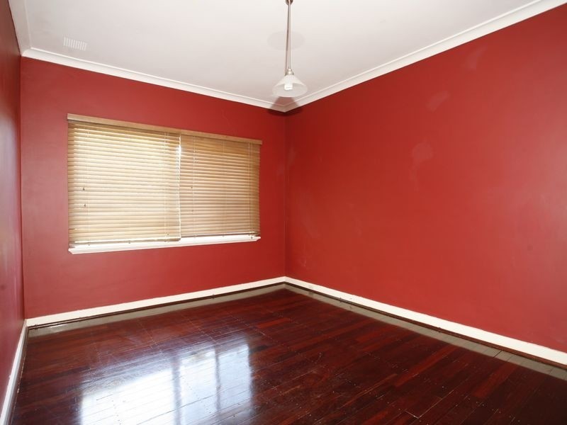 4 Ebert Street, Coolbellup WA 6163