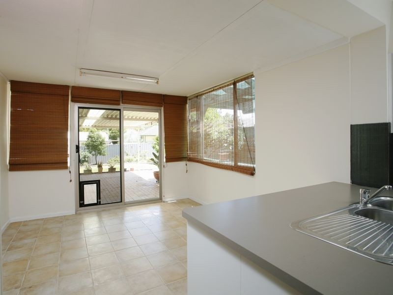 4 Ebert Street, Coolbellup WA 6163