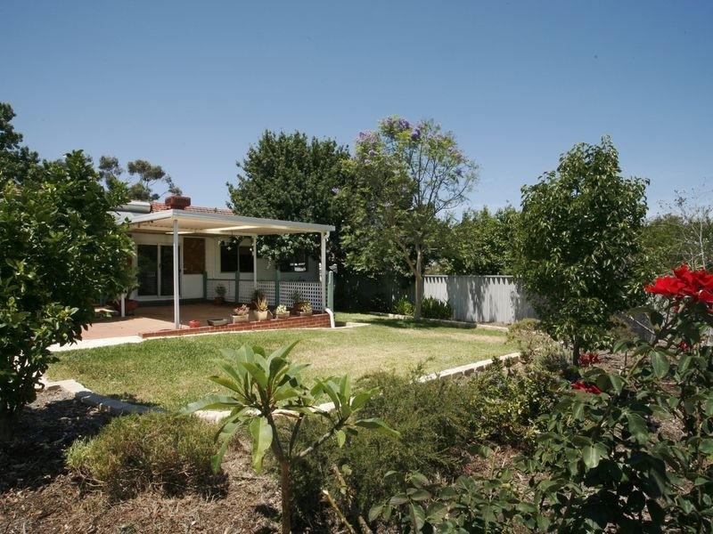 4 Ebert Street, Coolbellup WA 6163
