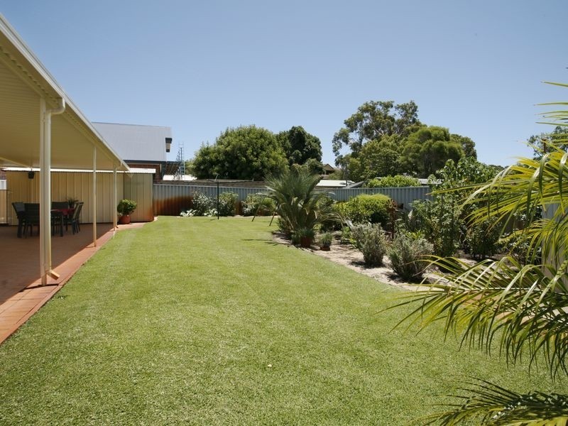 56 Waverley Road, Coolbellup WA 6163