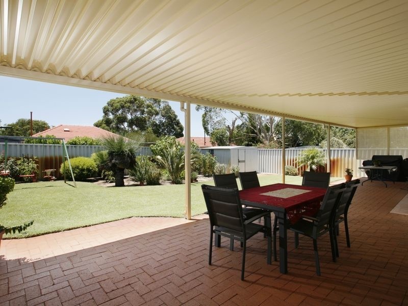 56 Waverley Road, Coolbellup WA 6163