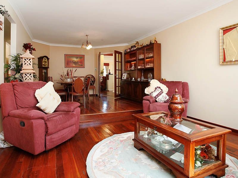12 Hatch Place, Bibra Lake WA 6163