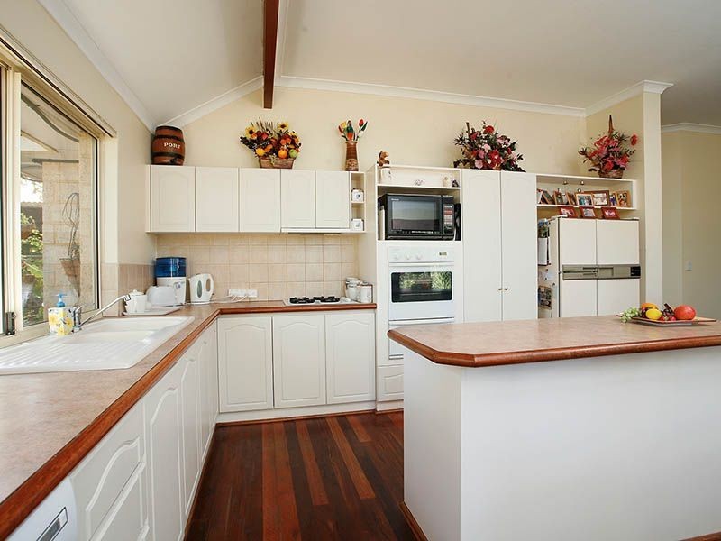 12 Hatch Place, Bibra Lake WA 6163