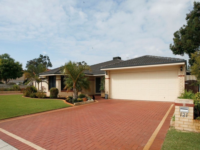 121 Cordelia Avenue, Coolbellup WA 6163