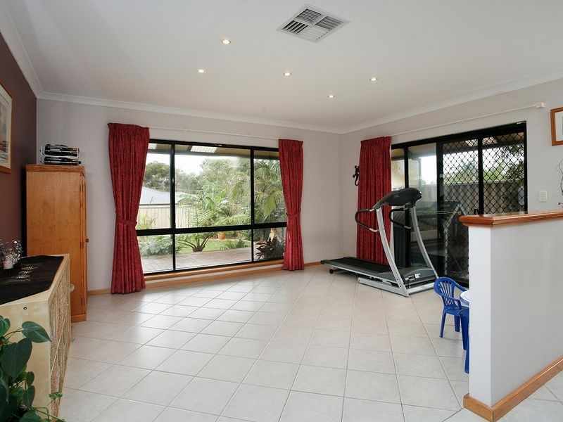 121 Cordelia Avenue, Coolbellup WA 6163