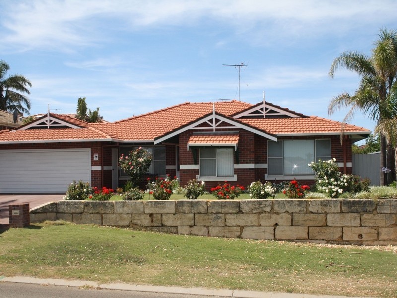 4 Jessica Court, Munster WA 6166