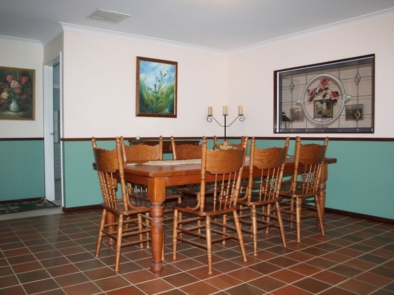 4 Jessica Court, Munster WA 6166