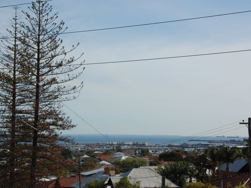 48A Fifth Avenue, Beaconsfield WA 6162