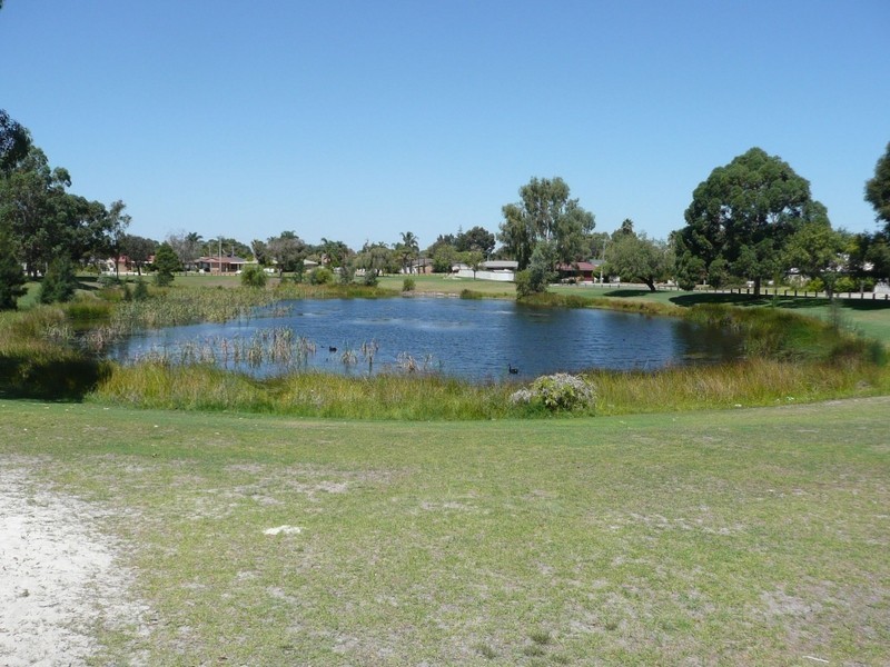 2A Dulverson Place, South Lake WA 6164