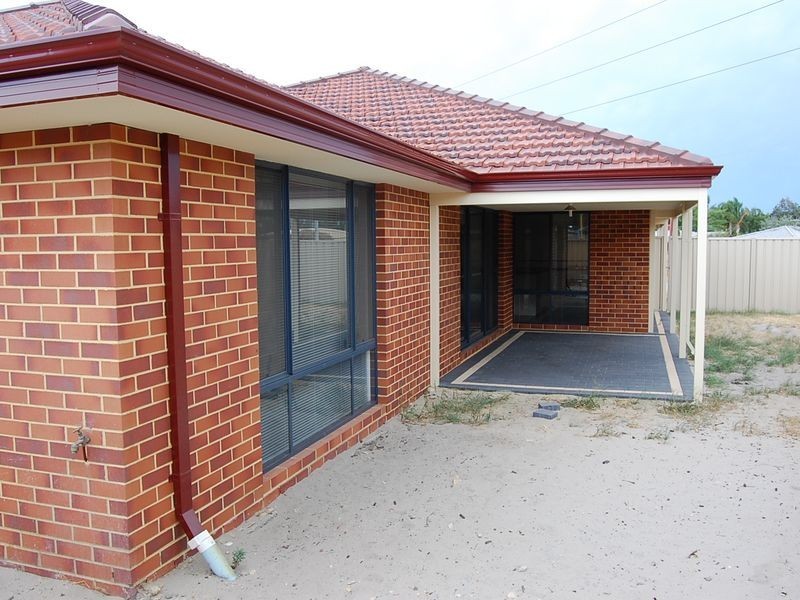 2 La Grange Way, Gosnells WA 6110