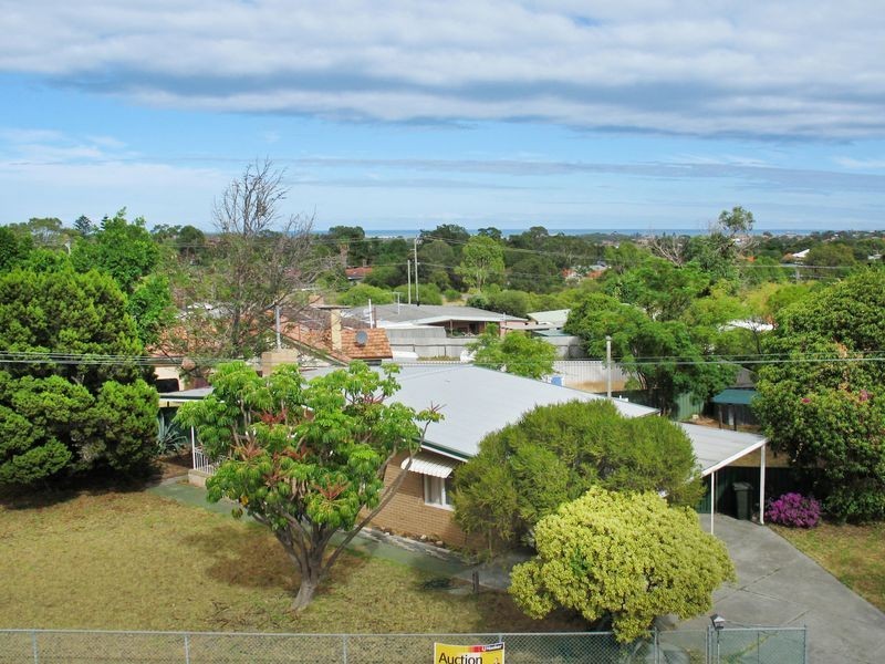 13 Brindle Street, Coolbellup WA 6163