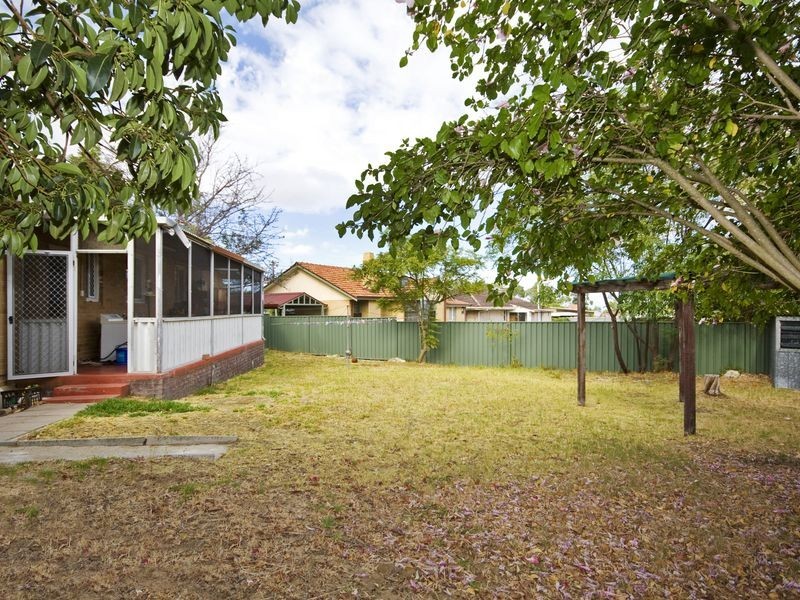 13 Brindle Street, Coolbellup WA 6163