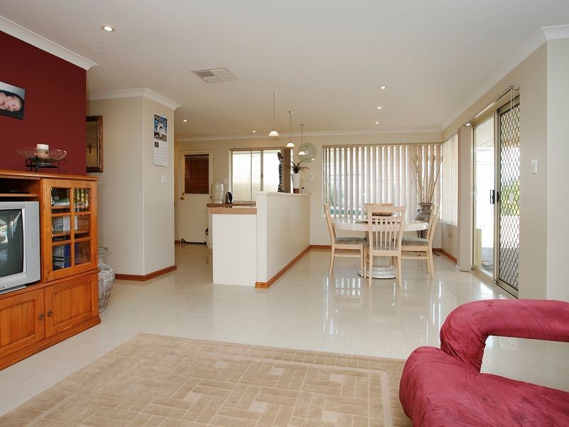 12 Ritz Court, Bibra Lake WA 6163