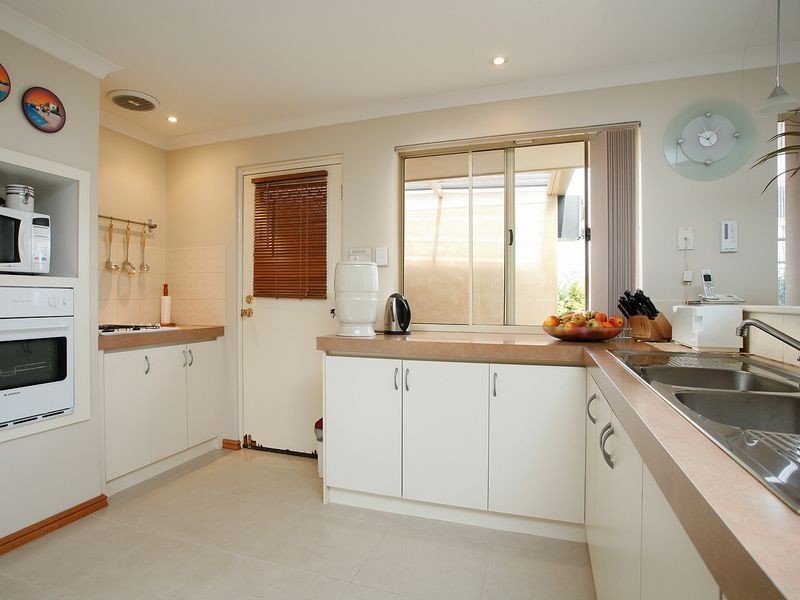 12 Ritz Court, Bibra Lake WA 6163