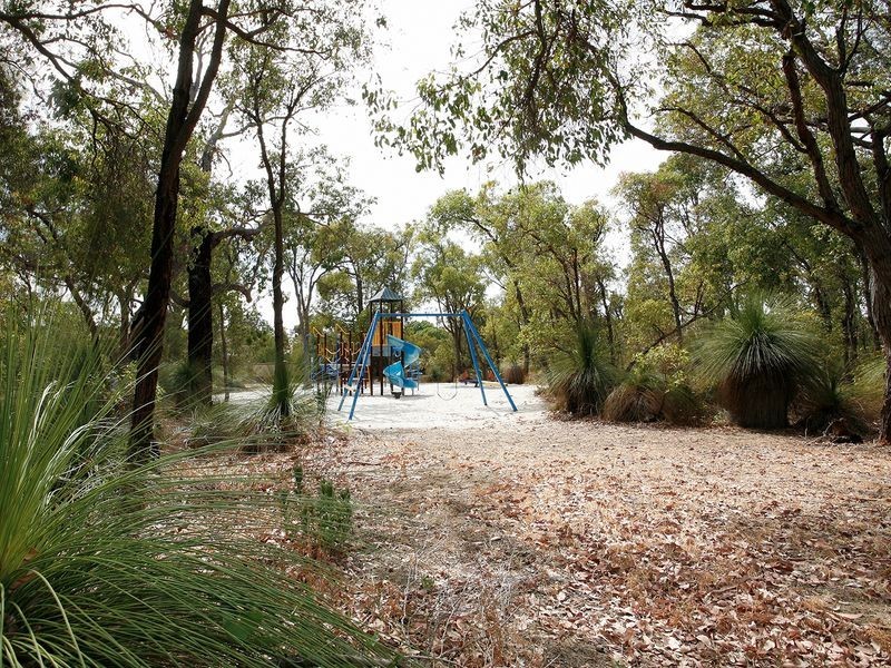 12 Ritz Court, Bibra Lake WA 6163