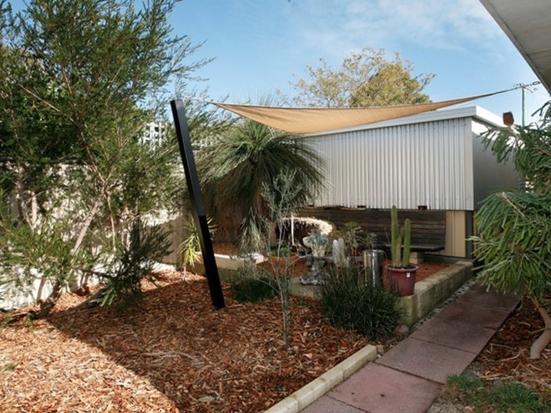 10 Chilton Street, Willagee WA 6156