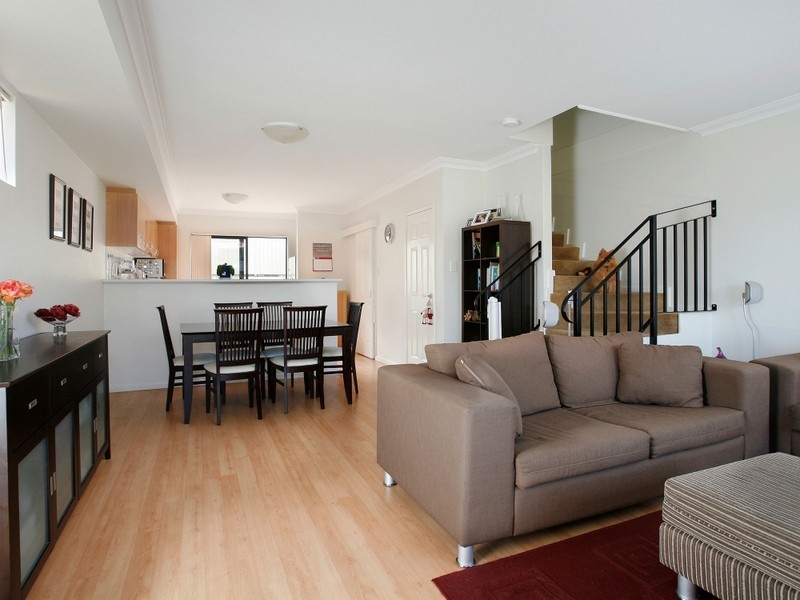 1/250 Healy Road, Hamilton Hill WA 6163