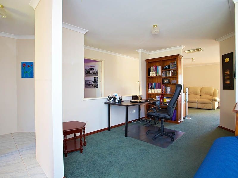 9 Tulipwood Place, South Lake WA 6164