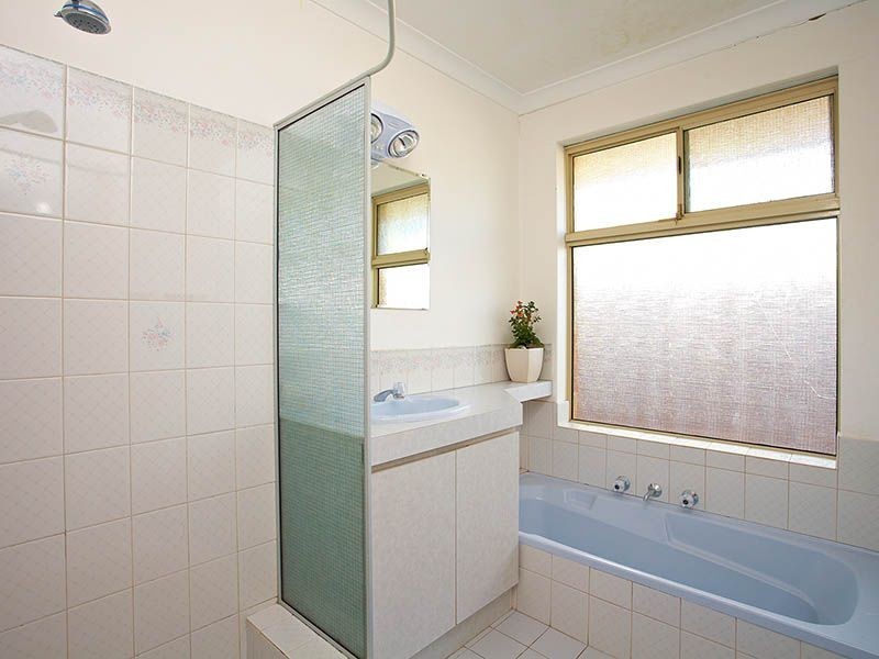 9 Tulipwood Place, South Lake WA 6164