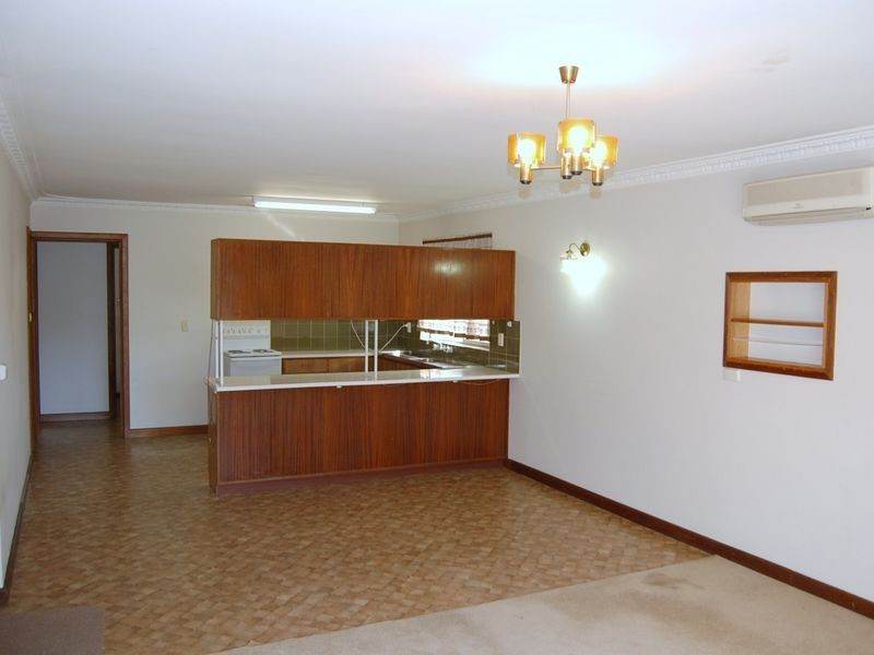 12B Ochiltree Way, Kardinya WA 6163