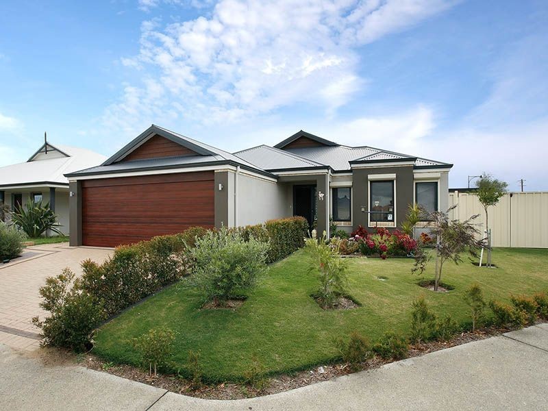 15 Normanby Bend, Success WA 6164