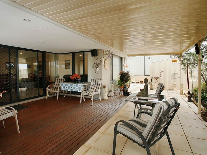 15 Normanby Bend, Success WA 6164